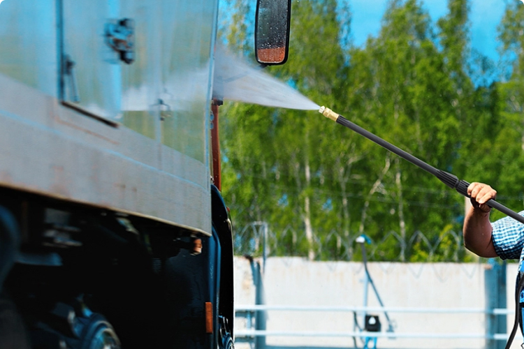 Large Vehicle Cleaning